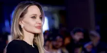 Angelina Jolie a sorpresa a Kherson, visita malati in ospedale