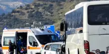 Scontro tra un pullman e un'auto in Calabria, tre morti