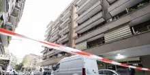 Cade dalla finestra mentre saluta la sorellina, 11enne grave a Roma