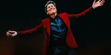 Gianni Morandi torna in tour nei palasport da aprile 2026