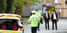 Attacco alla sinagoga a Manchester, una delle vittime uccisa dalla polizia