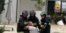 Mareggiate e allagamenti in Romagna, soccorsa donna disabile