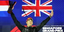 Russell domina a Singapore, alla McLaren il titolo costruttori
