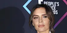 Netflix celebra Victoria Beckham, Posh Spice rompe il ghiaccio