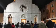 Duomo di Muggia gremito per veglia in ricordo piccolo Giovanni