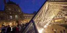 La serie nera del Louvre, spuntano i rischi strutturali e chiude un galleria