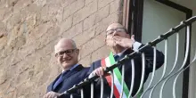 Verdone compie 75 anni ed è sindaco di Roma per un giorno: "Andiamo nelle periferie dove dare speranza"