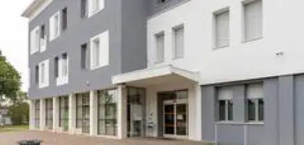 La madre è morta da anni, si finge lei per incassare la pensione