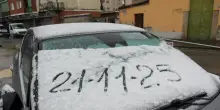 Freddo e neve sull'Italia, primi fiocchi a Milano