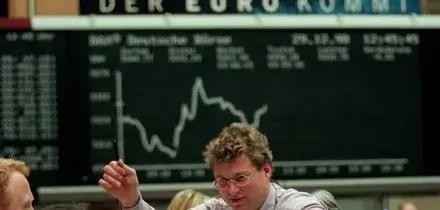 Borsa: Milano chiude in calo, Ftse Mib -0,6%