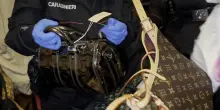 Furti da Valentino e Vuitton a Roma, recuperate scarpe e borse