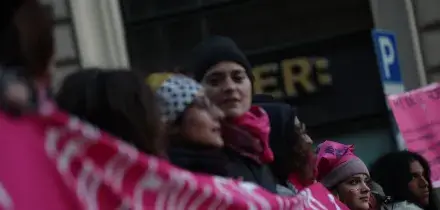 'Sabotiamo il patriarcato', marea fucsia invade Roma