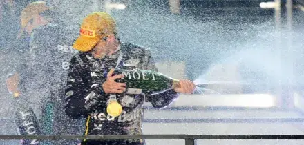 F1: McLaren squalificate, Verstappen riapre il Mondiale LE CLASSIFICHE