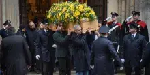 I funerali di Ornella Vanoni, dopo l'omelia Fresu suona 'L'appuntamento'