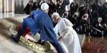 Papa Leone XIV ad Ankara, prima tappa al mausoleo dedicato ad Ataturk. Mattarella: "E' tempo di iniziative di pace nel Mediterraneo"