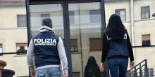 Accoltellato in una piazza di Prato, 23enne in prognosi riservata