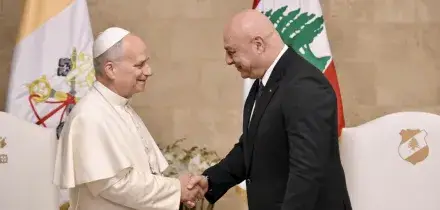 Il Papa in Libano: 'Siete un popolo che non soccombe, sapete sempre rinascere'