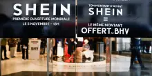 Shein apre il primo store, ma Parigi sospende la piattaforma