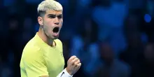 Finals: all'esordio Alcaraz soffre ma supera De Minaur