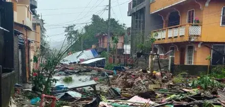 Il super tifone Fung-wong causa la prima vittima nelle Filippine