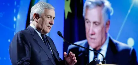 Tajani, 'il partito &egrave; aperto, i Berlusconi li sento tutti i giorni'