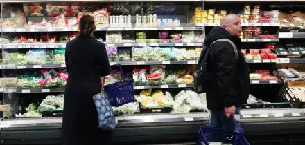 Istat, a ottobre in calo congiunturale -0,5% fatturato servizi e industria