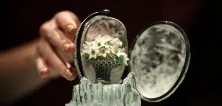 L'Uovo d'inverno di Fabergé venduto a 26 milioni, è record