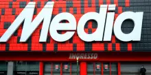 A gruppo cinese maggioranza holding Mediaworld-Saturn