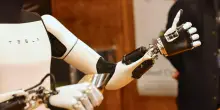 Tesla dice addio a Model X e Model S, spazio a robot umanoidi