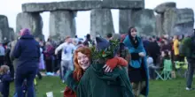 In migliaia a Stonehenge celebrano il solstizio d'inverno