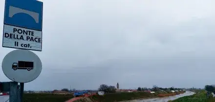 Maltempo in Emilia-Romagna: i fiumi Senio, Lamone, Montone fanno paura: aprono i centri per gli evacuati