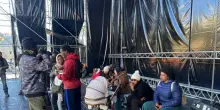 Conclusa occupazione del palco del concerto di Brunori Sas delle famiglie senza casa
