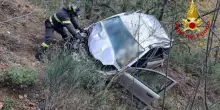 Nell'Ascolano un'auto precipita in scarpata, due morti