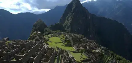 Scontro tra treni diretti a Machu Picchu, un morto e 30 turisti feriti