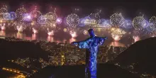 Rio, Capodanno con show record di fuochi e 13 palchi