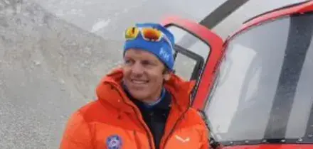 Cade un elicottero, un morto. Tra i feriti Maurizio Folini, pilota esperto di Himalaya