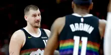 Nba: altra tripla doppia per Jokic, Boston cede a Minnesota