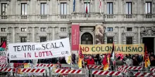 Prima della Scala, in piazza la protesta di proPal e lavoratori dello spettacolo