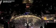 Roma: acceso l'albero di Natale di Piazza del Popolo