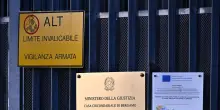 Si finge il padre di un bimbo di 8 anni e cerca di rapirlo, arrestato