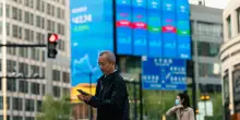 Borsa: Shanghai apre poco mossa, Shenzhen a +0,19%