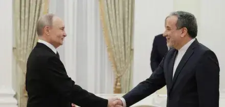 Il ministro degli Esteri iraniano a San Pietroburgo per colloqui con Putin