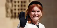Crescono le pressioni su Sarah Ferguson, 'testimoni su Epstein'