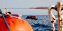 Migranti: nuovo fermo a Lampedusa per il veliero Nadir