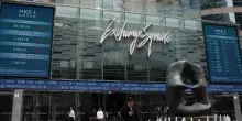 Borsa: Hong Kong negativa, apre a -0,46%,