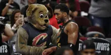 Nba: Cleveland domina Toronto nella prima partita dei playoff