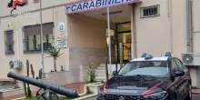 Picchia e rapina la madre, 18enne allontanato da casa