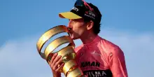 Il Giro 2025 chiude a Roma e incorona Simon Yates