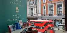 Poetry Pharmacy, a Londra la prima farmacia che prescrive poesie