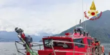 Salvate due ragazze in acqua di notte nel lago Maggiore